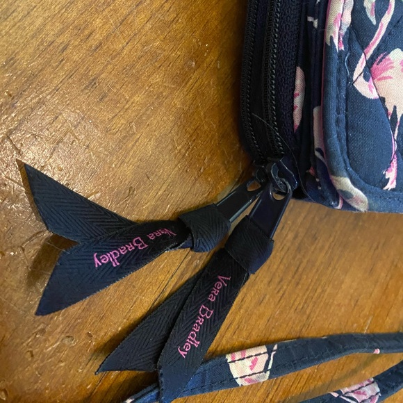 VERA BRADLEY 3 in 1 Crossbody / Wristlet Pink Flamingo Fiesta - Navy Blue - Picture 5 of 8